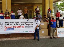 Pertamina Salurkan Ribuan APD dan Sembako bagi Tenaga Kesehatan