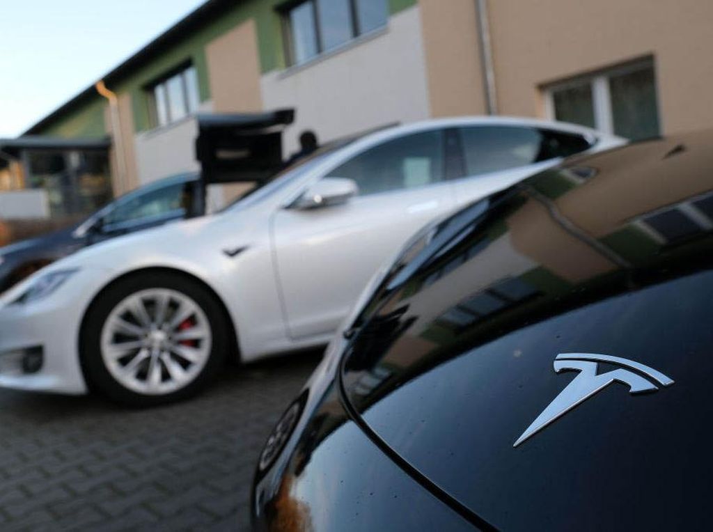 Tokcer di Tengah Pandemi! Tesla Jual 90.652 Mobil Listrik di Kuartal Kedua Tokcer di Tengah Pandemi! Tesla Jual 90.652 Mobil Listrik di Kuartal Kedua