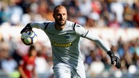 Vanja Milinkovic-Savic. Direkrut pada musim panas 2014, saudara kandung Sergej Milinkovic-Savic ini tidak pernah tercatat main untuk MU karena masalah izin kerja. Sejak 2019, main di Standard Liege. (Foto: Getty Images/Paolo Bruno)
