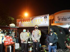 Dapur Umum Polres Cimahi Sediakan Ratusan Paket Santap Sahur Bagi Warga