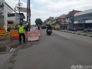 PSBB Sidoarjo Tak Larang Warga Kerja Shift Malam, Asal... PSBB Sidoarjo Tak Larang Warga Kerja Shift Malam, Asal...