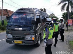 Masih Banyak yang Nekat, Polisi Total Usir 12.156 Kendaraan yang Mau Mudik