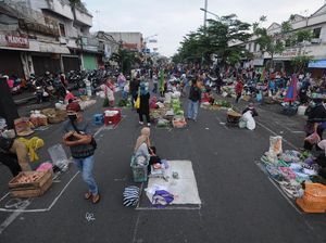 Pasar Pagi Salatiga Terapkan Physical Distancing