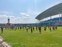 Dialog Khofifah dengan Warga yang Jalani Karantina Berbasis Kelurahan