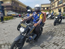 1.000 Paket Sembako Dibagikan ke Buruh Sidoarjo Kena PHK Gegara Corona