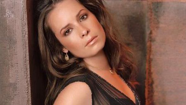 6 Selebriti yang Kehilangan Anggota Keluarga karena Infeksi Virus Corona