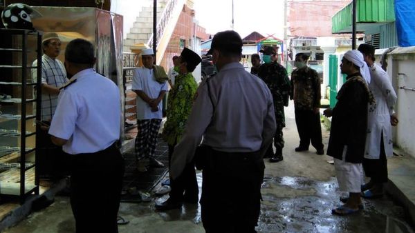 Bu Camat Dipolisikan Soal Bubarkan Sholat Jumat, Ini Faktanya