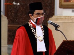 Selain Ketua MA, Jokowi Saksikan Sumpah Jabatan Hakim MK Manahan Sitompul