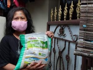 Warga Tak Mampu Bisa Dapat Beras Gratis yang Diantar ke Rumah Warga Tak Mampu Bisa Dapat Beras Gratis yang Diantar ke Rumah