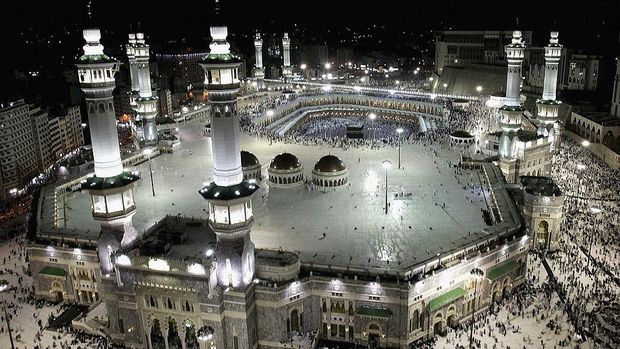 Dua masjid suci umat Islam, Masjidil Haram dan Masjid Nabawi akan segera dibuka kembali di tengah pandemi Corona. Hal ini tentu menjadi kabar gembira bagi umat islam di seluruh dunia.