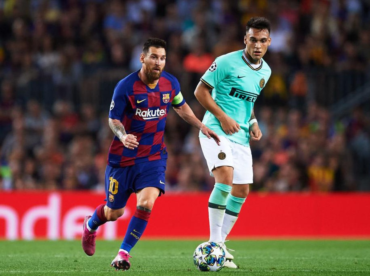 Martinez dikabarkan sedang diincar oleh Barcelona. Foto: Getty Images/Alex Caparros