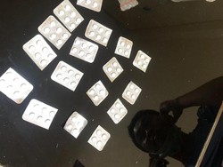 Oknum Jaksa di Lampung Pesan 200 Ratus Pil Psikotropika Secara Online