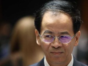 Permen Karet di Sepatu: China Anggap Australia Selalu Membuat Masalah