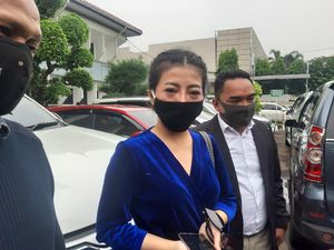 May Lee Ingin Cepat Resmi Cerai dari Okan Cornelius May Lee Ingin Cepat Resmi Cerai dari Okan Cornelius