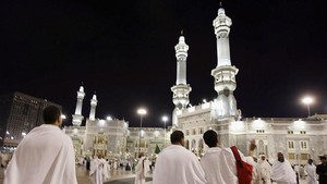 Doa Masuk Masjid dan Keluar Masjid Sesuai Hadist Sahih Lengkap Arab, Latin, dan Artinya
