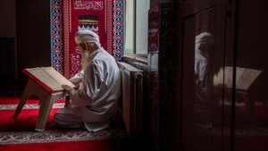 Sunnah Rasul Malam Jumat: Perbanyak Sholawat-Baca Al Kahfi