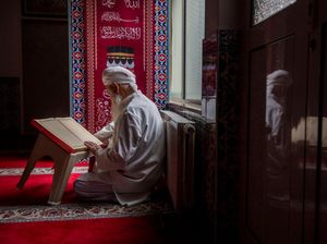 Sunnah Rasul Malam Jumat: Perbanyak Sholawat-Baca Al Kahfi Sunnah Rasul Malam Jumat: Perbanyak Sholawat-Baca Al Kahfi