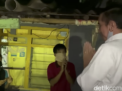 Video Jokowi Blusukan Beri Bantuan Sembako ke Warga Bogor