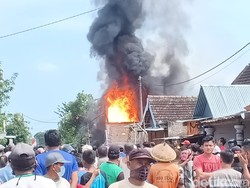 Rumah Sekaligus Kios BBM dan Pupuk di Magetan Ludes Terbakar