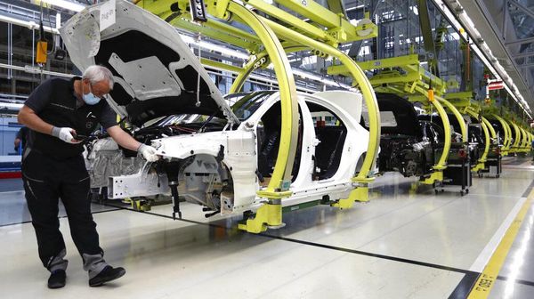 Pabrik Mercedes-Benz di Jerman Kembali Beroperasi