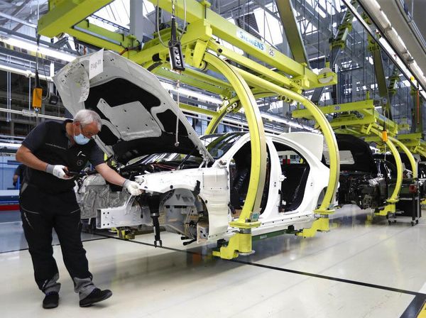 Pabrik Mercedes-Benz di Jerman Kembali Beroperasi