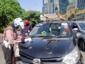 Tak Terapkan Physical Distancing, Pengemudi Mobil Berplat B Dapat Surat Teguran