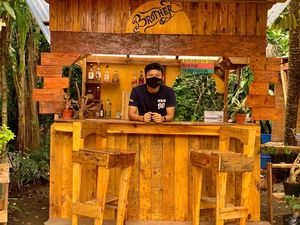 Shopee Liga 1 Ditangguhkan, Gelandang Persik Ini Isi Waktu Jadi Youtuber Shopee Liga 1 Ditangguhkan, Gelandang Persik Ini Isi Waktu Jadi Youtuber