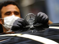 Karyawan Daimler Diberi Bonus Corona, Seorang Dapat Rp 16 Juta