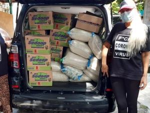 Tertular Semangat Gotong Royong, WNA di Indonesia Ikut Bantu Warga Lokal