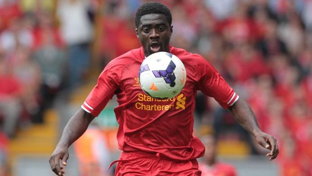 Kolo Toure saat membela Liverpool. (