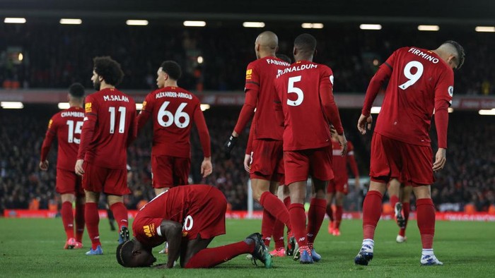 LIVERPOOL, ENGLAND - FEBRUARY 24: Sadio Mané of Liverpool celebrates after scoring his sides third goal during the Premier League match between Liverpool FC and West Ham United at Anfield on February 24, 2020 in Liverpool, United Kingdom. (Photo by Clive Brunskill/Getty Images)