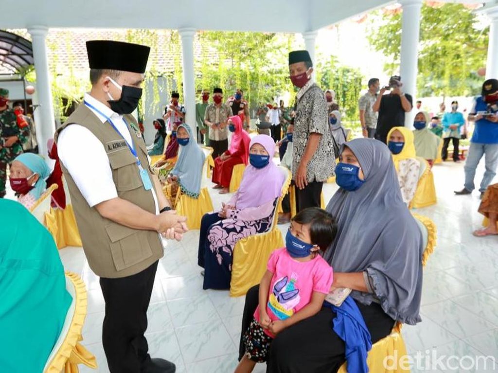 Banyuwangi Mulai Cairkan BLT Kemensos ke 32.344 KK Banyuwangi Mulai Cairkan BLT Kemensos ke 32.344 KK