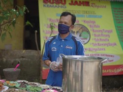 Efek Corona, Sandiaga: Pedagang Susu Jahe Raup Omzet Rp24 Juta/Bulan