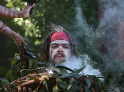 Suku Aborigin Membuat Perdana Menteri Australia Menangis, Ada Apa?