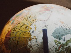 Cara Mudah Pelajari Bumi Bulat dari Rumah Saja