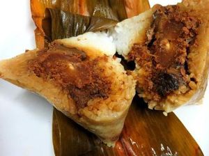 5 Tempat Beli Bakcang Halal Isi Ayam dan Telur Asin yang Mantul