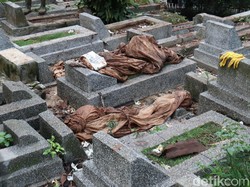 TPU Cikutra Longsor, 11 Jenazah Ditemukan Satu Hanyut ke Sungai