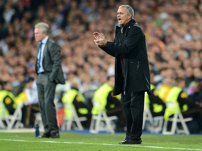 MADRID, SPAIN - APRIL 25:  Head Coach Jose Mourinho gives instructions during the UEFA Champions League Semi Final second leg between Real Madrid CF and Bayern Munich at The Bernabeu Stadium on April 25, 2012 in Madrid, Spain.  (Photo by Jasper Juinen/Getty Images)