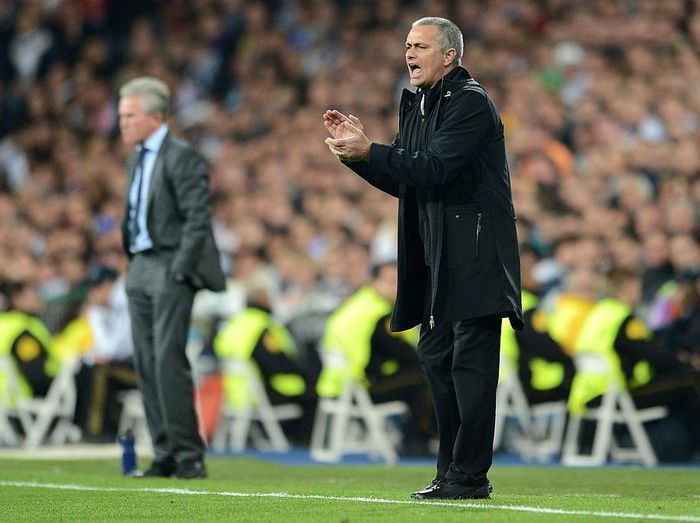 Jose Mourinho MADRID, SPAIN - APRIL 25: Head Coach Jose Mourinho gives instructions during the UEFA Champions League Semi Final second leg between Real Madrid CF and Bayern Munich at The Bernabeu Stadium on April 25, 2012 in Madrid, Spain. (Photo by Jasper Juinen/Getty Images)