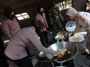 TNI Polri Dirikan Dapur Umum Disejumlah Daerah