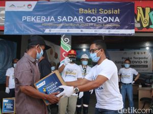 Pekerja Tambang Emas Banyuwangi Bagikan Sembako Warga Terdampak COVID-19 Pekerja Tambang Emas Banyuwangi Bagikan Sembako Warga Terdampak COVID-19