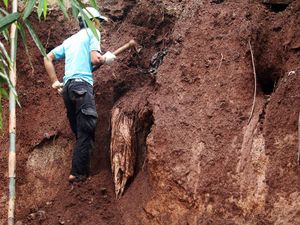 12 Jenazah yang Tergerus Longsor di TPU Cikutra Akan Dimakamkan Kembali