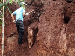 12 Jenazah yang Tergerus Longsor di TPU Cikutra Akan Dimakamkan Kembali