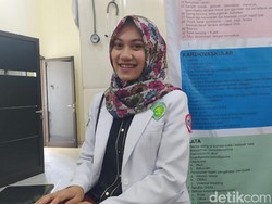 Dokter Ini Apresiasi Ide Modifikasi Stetoskop Guna Physical Distancing