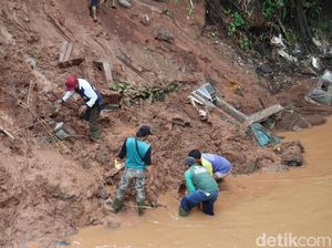 Jenazah yang Hanyut ke Sungai Ditemukan 2 Km dari Lokasi Longsor TPU Cikutra