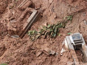 10 Makam TPU Cikutra Bandung Tergerus, Satu Jenazah Terbawa Arus Sungai