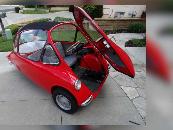 Mobil Mungil Klasik Bermesin Honda CBR1000RR