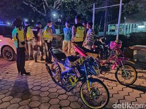 Puluhan Remaja Diamankan Nekat Balap Liar Saat Pandemi Corona Puluhan Remaja Diamankan Nekat Balap Liar Saat Pandemi Corona