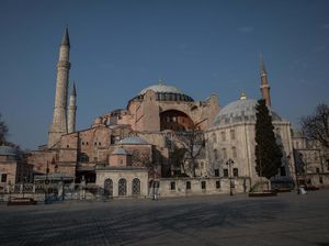 Sejarah Pembangunan Hagia Sophia, dari Gereja hingga Jadi Masjid Megah di Turki Sejarah Pembangunan Hagia Sophia, dari Gereja hingga Jadi Masjid Megah di Turki