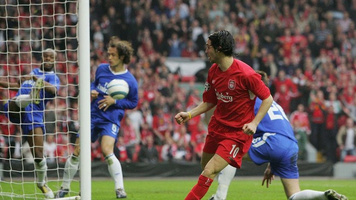 LIVERPOOL, ENGLAND - MAY 03: Luis Garcia of Liverpool scores the opening goal during the UEFA Champions League semi-final second leg match between Liverpool and Chelsea at Anfield on May 3, 2005 in Liverpool, England.  (Photo by Laurence Griffiths/Getty Images)